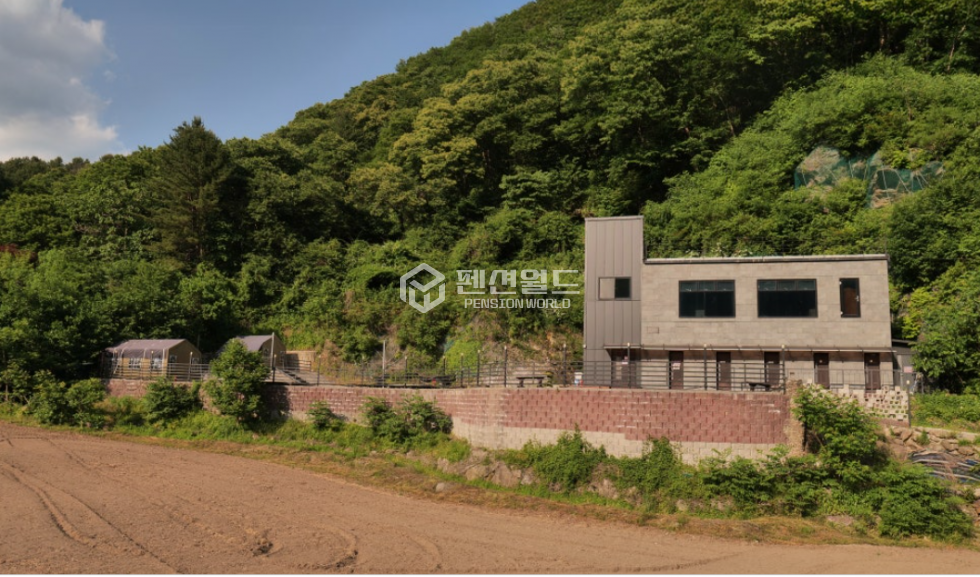 경기 가평군 북면 화악리 주건축물제1동 [가평 캠핑장임대]펜션객실5개+사이트8면 노래방 펜션매물 연세 매물번호 12448 사진 1