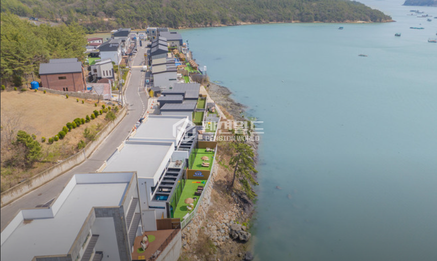 전남광주 여수시 돌산읍 우두리 나동 [여수 펜션매매]오션뷰 바닷가 독채키즈풀빌라매물 매매 매물번호 13011 사진 1