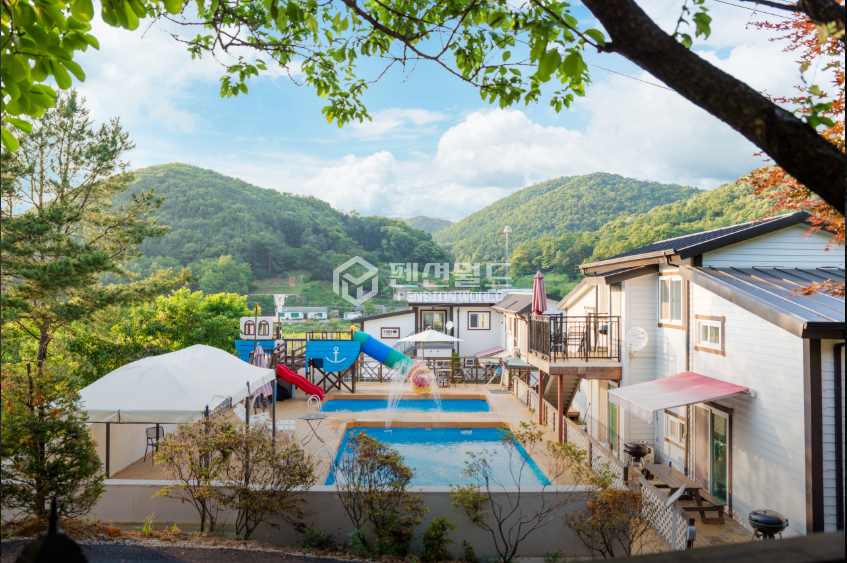 경기 파주시 법원읍 직천리 [파주 펜션매매]계곡입지 대형수영장3개 당구장 탁구장 매매 매물번호 13080 사진 2